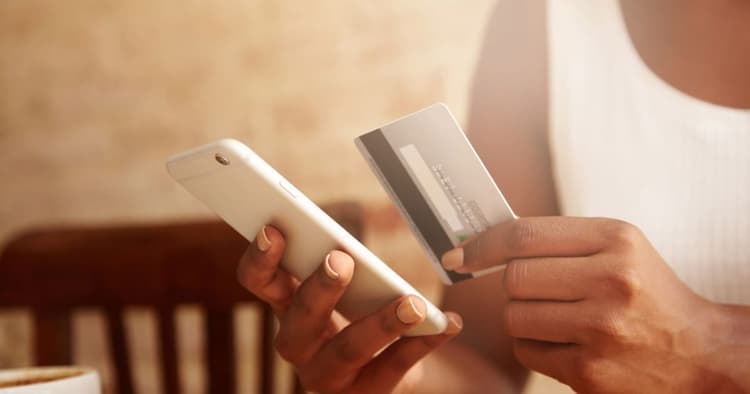 Cover Tap to Pay no iPhone: o que é e como adotar na sua loja?